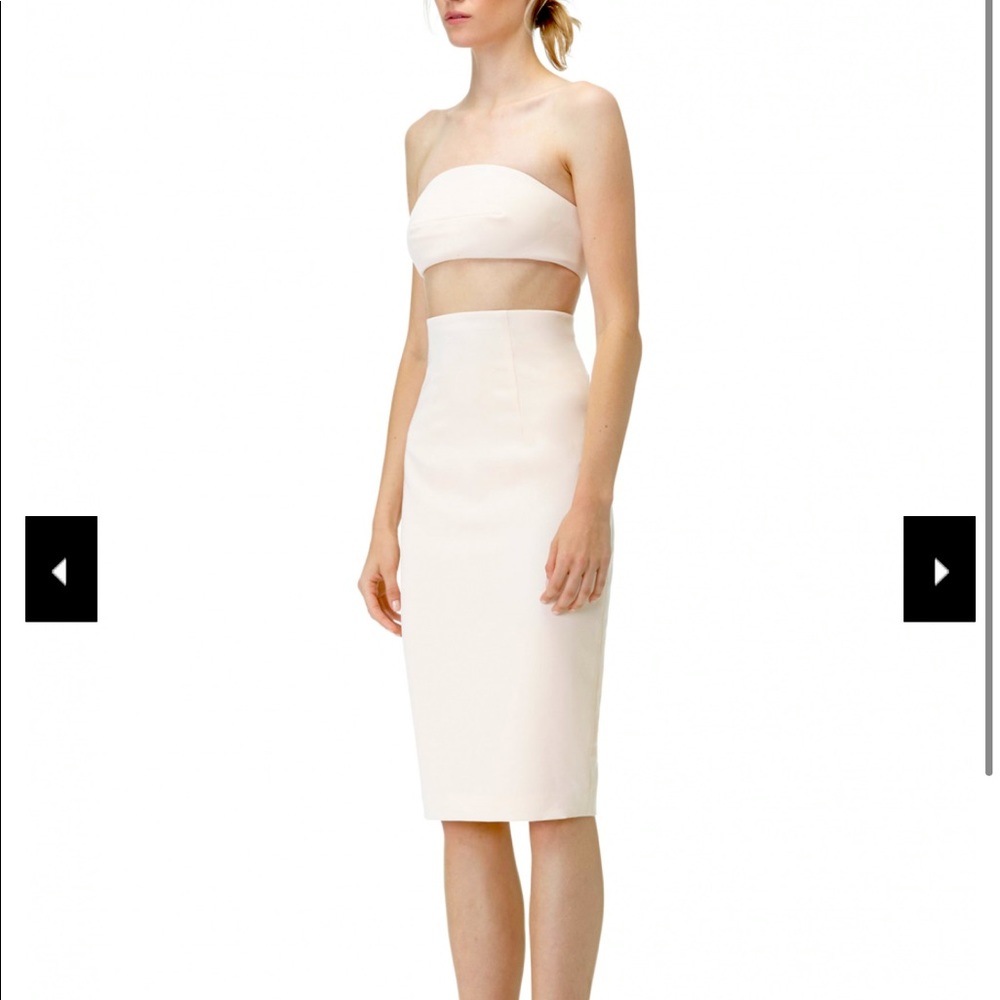 AQAQ Quart Strapless Midi Dress